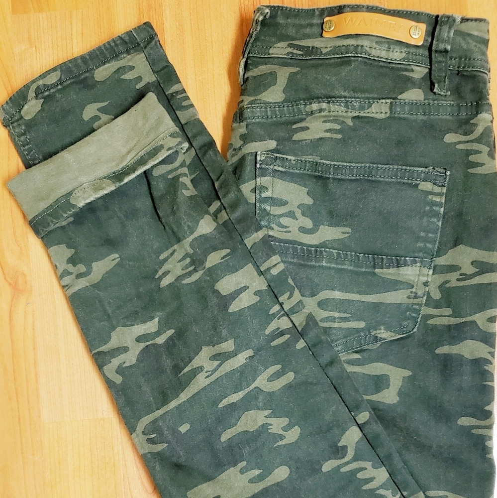 32 (fit like 29) Waimea skinny fit camo jeans